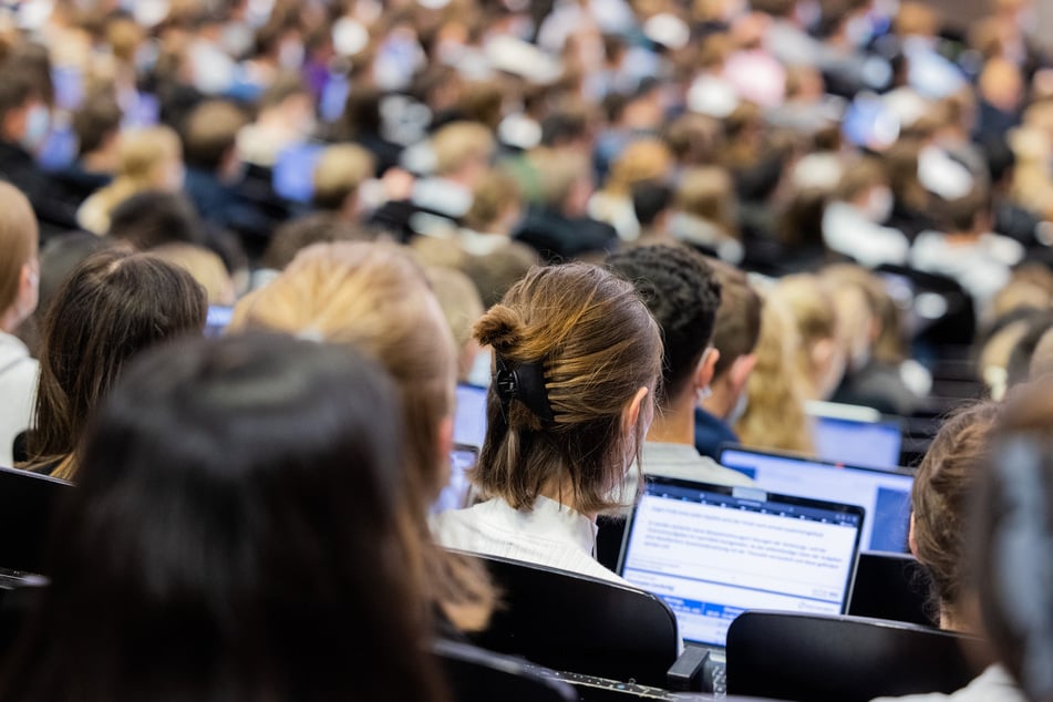 In Thuringia können Studenten finanzielle Starthilfe für ihr Studium bekommen. (Symbolphoto)