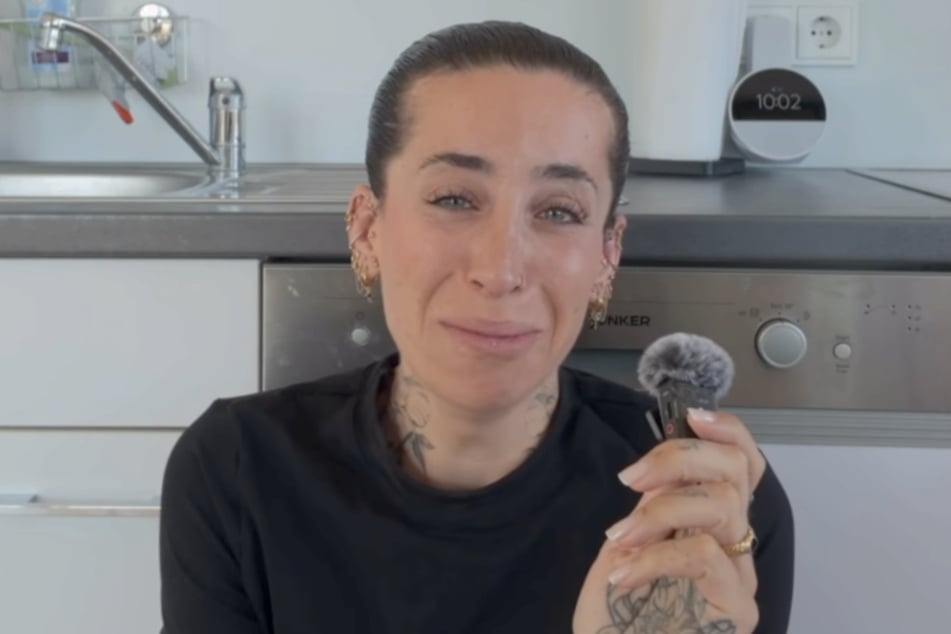 In einem Video auf Instagram verkündete Jolina Mennen (33) am Mittwoch unter Freudentränen, dass sie seit zwei Jahren keinen Alkohol mehr getrunken hat.