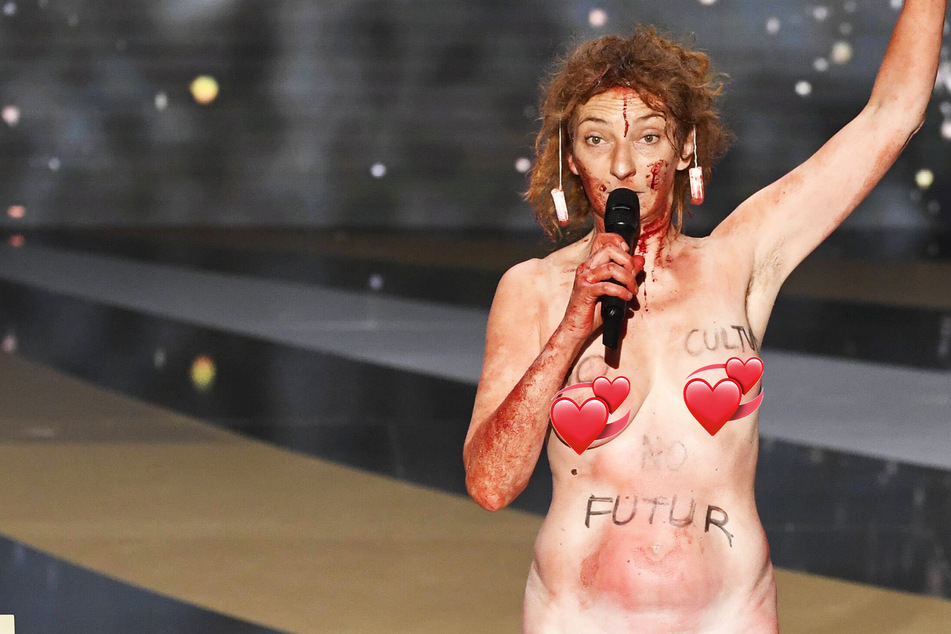 Actor stages naked and bloody protest at the French Oscars