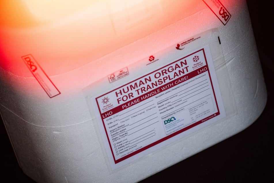 In Bayern warten mehr als 1000 Menschen auf ein lebensrettendes Organ. (Symbolbild)