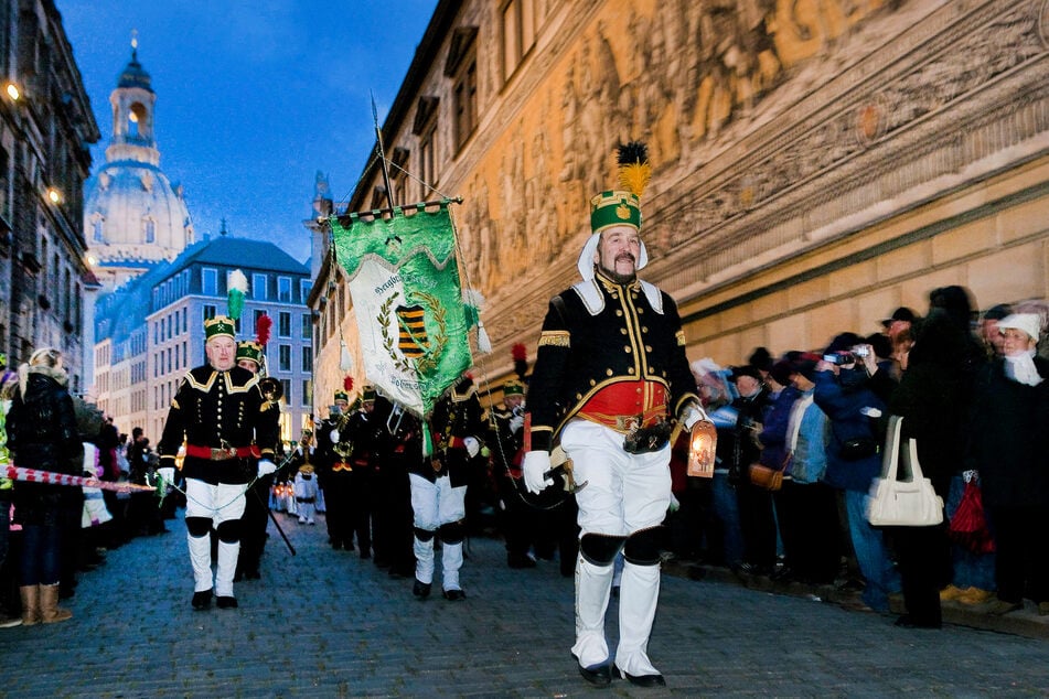 Die Bergparade geht auf die Zeit Augusts des Starken zurück und zählt heute zum immateriellen Kulturerbe der Region.