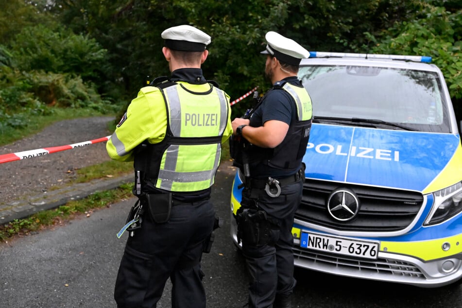 Messerattacke: Fünf Wochen nach Anschlag: Beamte suchen erneut zwei Objekte des Stadtfest-Killers