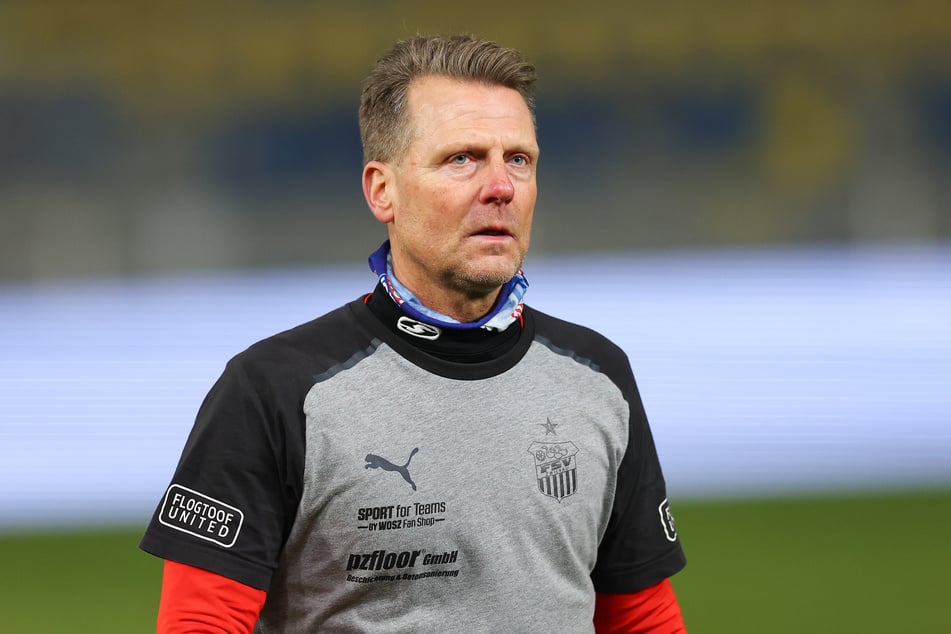 FSV-Trainer Rico Schmitt (55) wird mit seiner Mannschaft am kommenden Samstag nicht gegen den SV Babelsberg spielen können. Das Match wurde abgesagt.