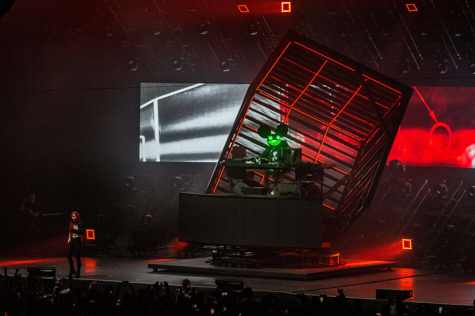 Deadmau5 usually draws in densely packed crowds, but 5-person-pods will have to do for now.