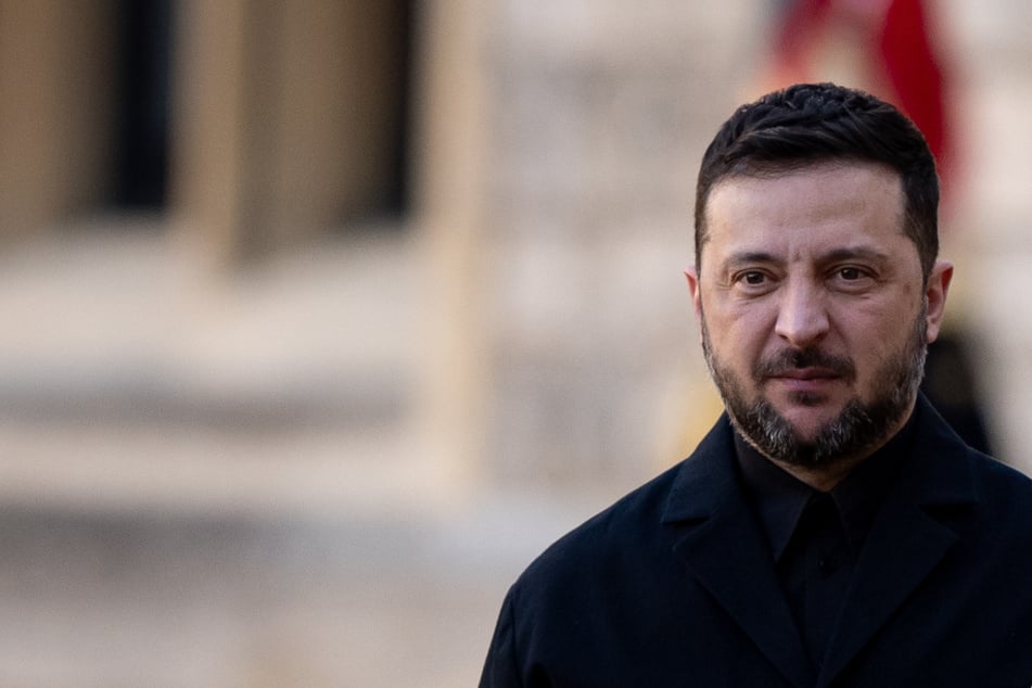 Ukraine-Krieg: Selenskyj lobt Sanktionen und beklagt neuen Angriff