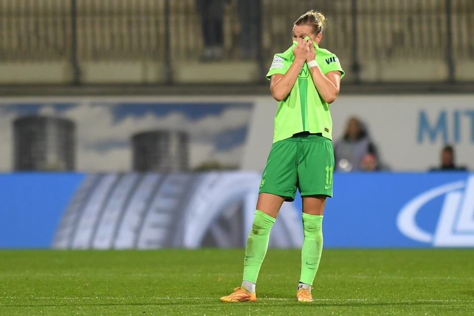 Ein königlicher Fußballabend zum Vergessen! Der VfL Wolfsburg muss nach der Champions-League-Partie gegen Olympique Lyon um die 33-Jährige bangen.