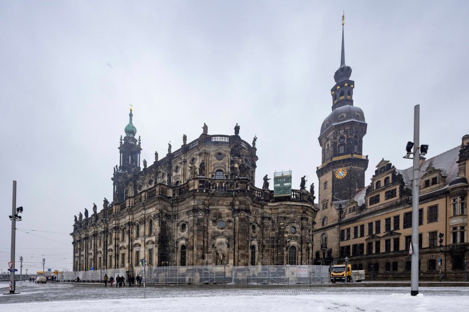 Aus Sicherheitsgründen wurde nach dem Vorfall auch ein Absperrzaun um die Kirche herum aufgestellt.