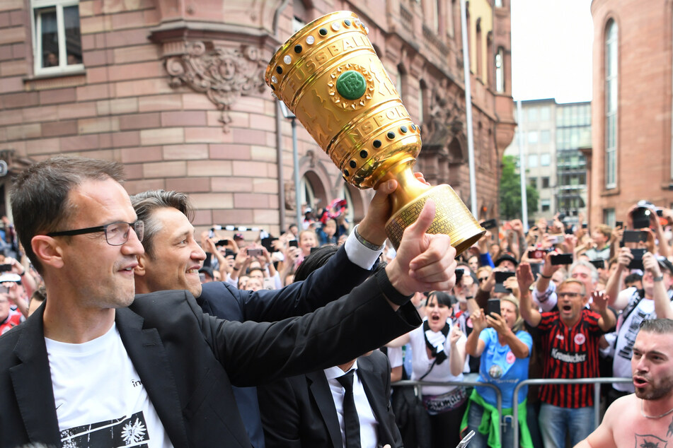 Fredi Bobic (49, l.) und der ehemalige Eintracht-Frankfurt-Trainer Niko Kovac (49) waren maßgeblich am DFB-Pokal-Gewinn der Hessen im Jahr 2018 beteiligt.