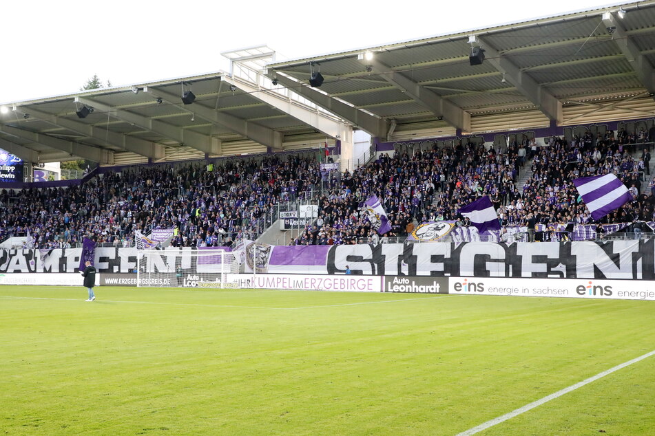 Auch wenn das Erzgebirgsstadion auch künftig nur zur Hälfte ausgelastet werden kann, soll das der Stimmung wie gegen den HSV keinen Abbruch tun.