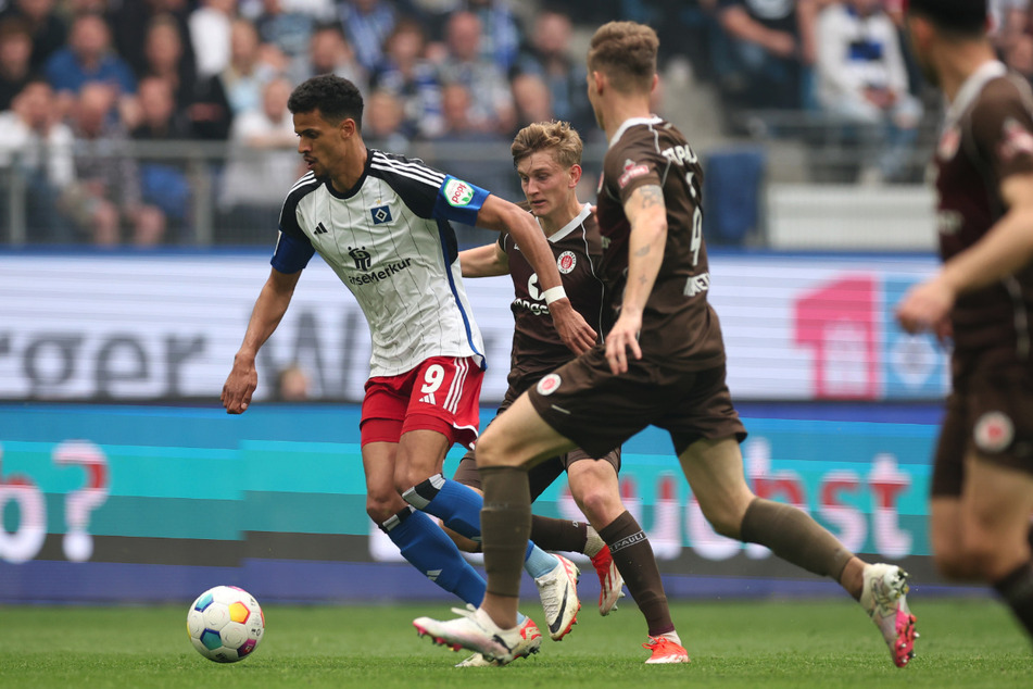 Der HSV und St. Pauli lieferten sich eine intensive Partie im 111. Hamburger Stadtderby.