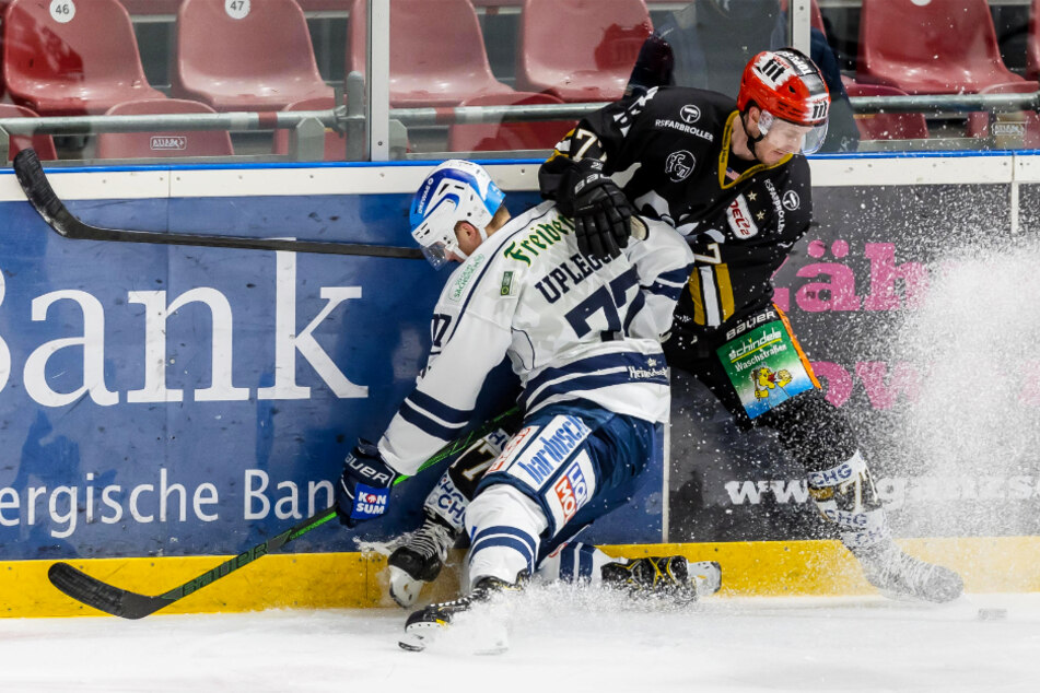 Die Eislöwen sind am Sonntag wie hier Arne Uplegger (l.) böse in Ravensburg ausgerutscht. Robbie Czarnik traf zweimal im ersten Drittel für die Towerstars.
