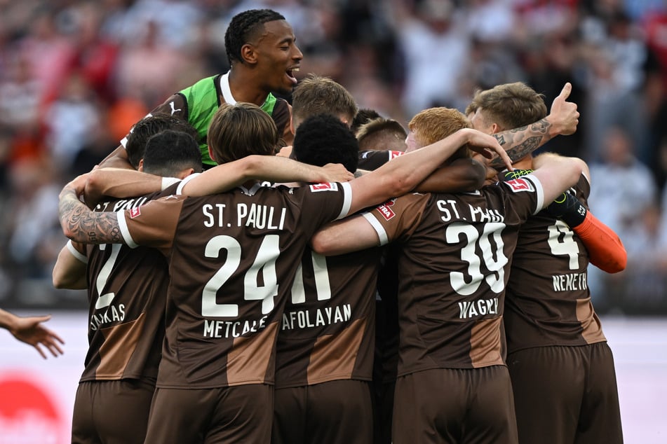 Die Mannschaft vom FC St. Pauli packte nach dem Bundesliga-Aufstieg direkt den Klassenerhalt.