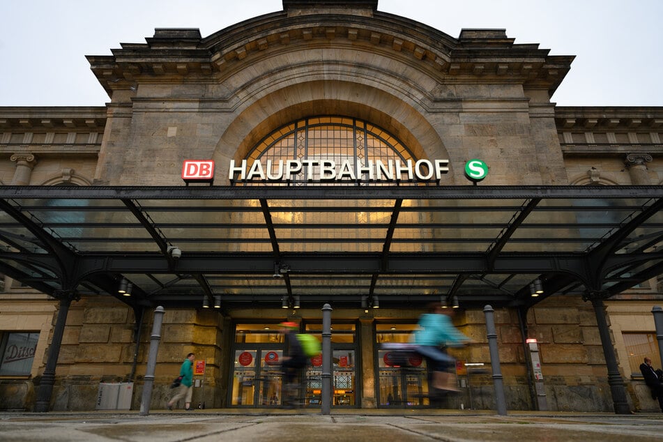 Am 6. Juni 2003 sollte im Dresdner Hauptbahnhof eine Kofferbombe hochgehen. (Archivbild)