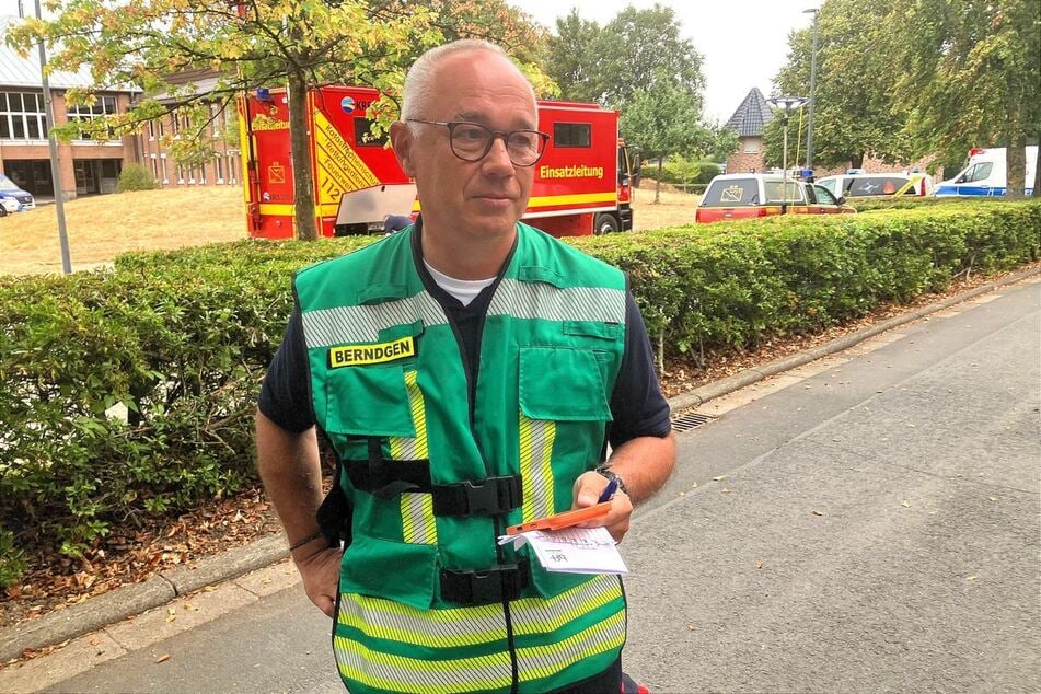 Feuerwehrspecher Peter Berndgen zeigt sich mit der bisherigen Brandbekämpfung "sehr zufrieden".