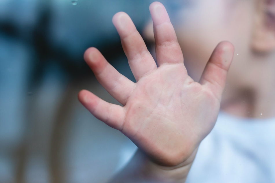Sie habe das Schreien ihrer Tochter nicht mehr ausgehalten, gestand die beschuldigte Mutter (27). (Symbolbild)