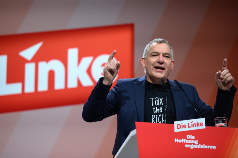 Linken-Chef Jan van Aken (64) spricht sich für eine Übergewinnsteuer für Rüstungskonzerne aus.
