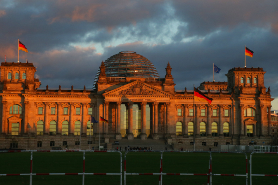 Die Sonne lässt sich wie hier am Reichstag am Adventswochenende nur selten blicken.