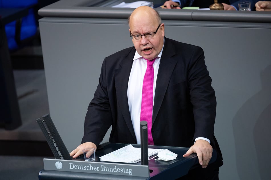 Peter Altmaier (62, CDU), Bundesminister für Wirtschaft und Energie, hält bei der Plenarsitzung im Deutschen Bundestag eine Regierungserklärung zum Jahreswirtschaftsbericht.