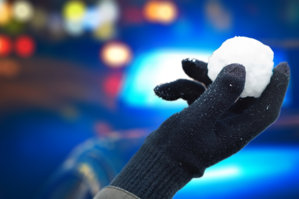 Nachdem Jugendliche Schneebälle auf ein Auto geworfen haben, ermittelt nun die Polizei wegen gefährlichen Eingriffs in den Straßenverkehr. (Symbolbild)