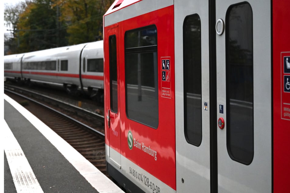 Nach vier Stationen mit der Bahn war die Fahrt für "Jackie" beendet. (Symbolfoto)