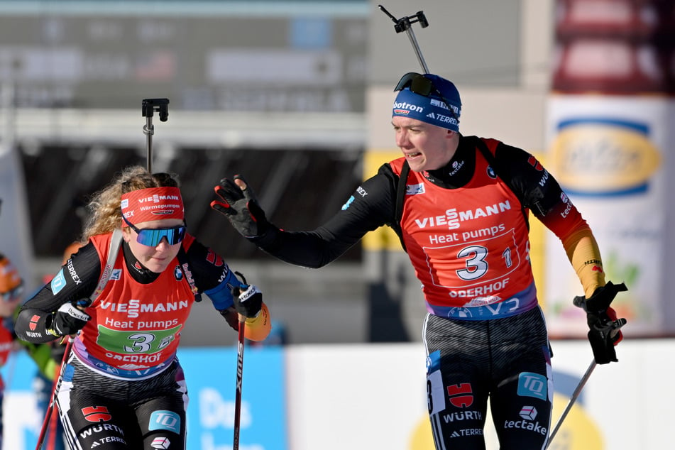 Justus Strelow (28) und Selina Grotian (20) holten den ersten Podiumsplatz für Deutschland in Oberhof.