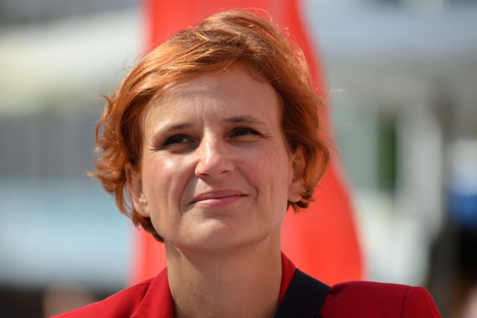Katja Kipping, Parteivorsitzende der Partei Die Linke, fordert die Einführung einer 30-Stunden-Woche für alle Arbeitnehmer.