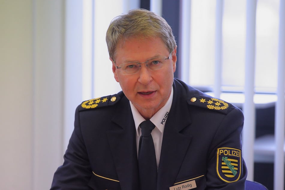 Polizeipräsident Lutz Rodig (60) zeigt sich erfreut über den Rückgang der Radfahrunfälle.