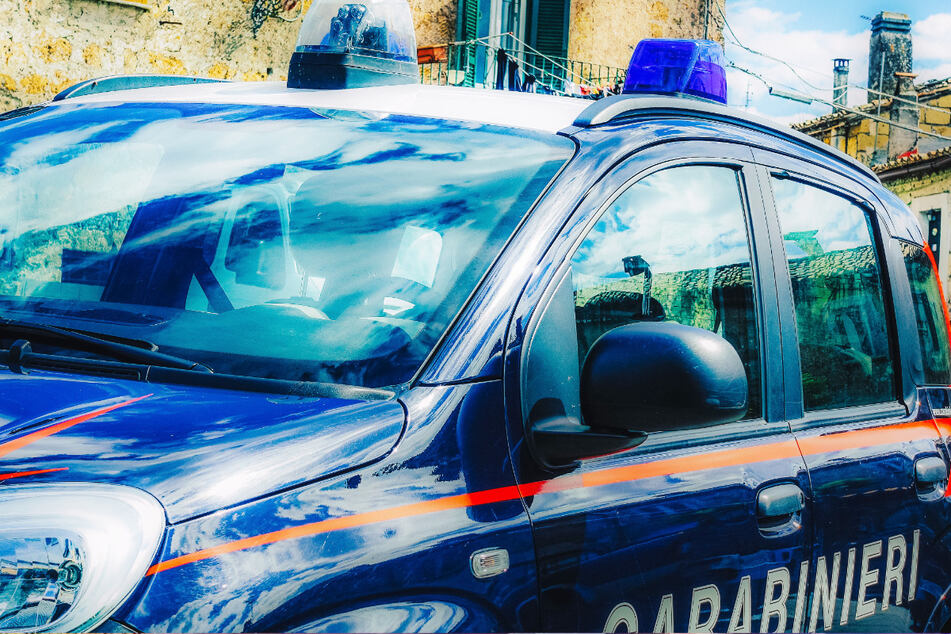 In Italien ermittelt die Polizei gegen einen Familienvater wegen unterlassener Aufsicht seiner Waffen. (Symbolbild)