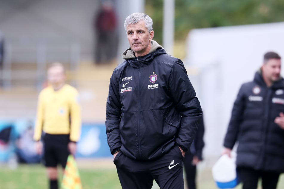 Aue-Coach Jens Härtel (56) erhält Rückendeckung.