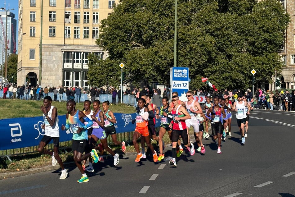 Bei Kilometer 12 lief Tigist Ketema mit ihrer Laufgruppe noch nicht an der Spitze.