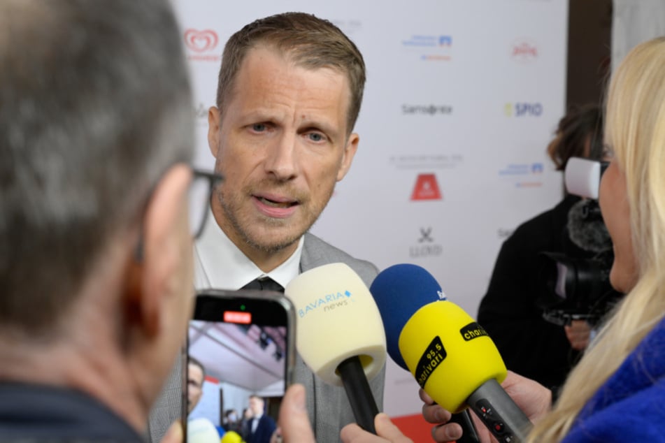 Oliver Pocher (48) hat über die Trennungen so seine eigene Meinung.