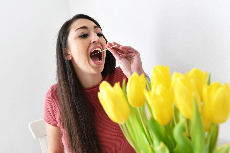 Nicht ohne: Corona-Tests sind ab heute für alle Berufstätige mit Kundenkontakt Pflicht, etwa im Blumenladen.
