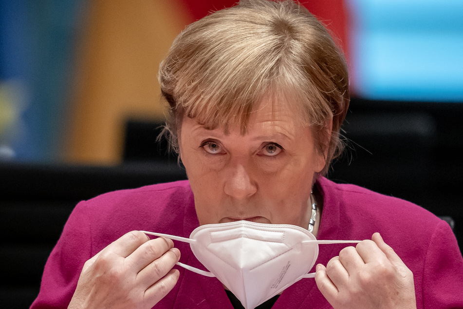 Merkel sieht Licht am Ende des Corona-Tunnels.