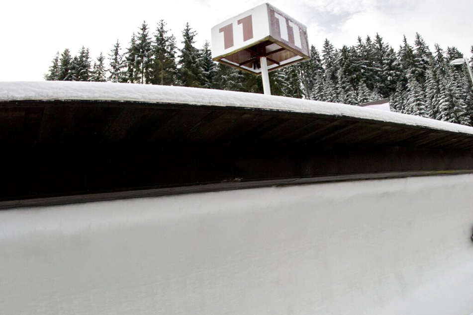 Bei einem Unfall während des Trainings sind zwei Rennrodlerinnen (beide 16) in Winterberg schwer verletzt worden. (Archivbild)