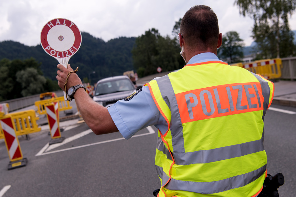 Die Schleierfahnder der Grenzpolizei kannten die Frau bereits von einer früheren Kontrolle in Bayern. (Symbolbild)