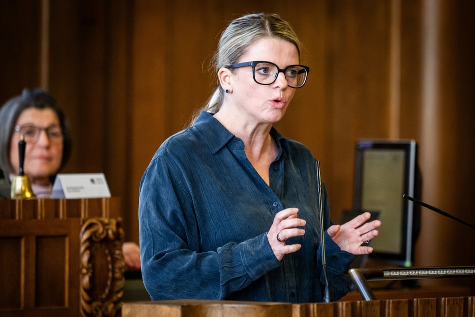 Susanne Schaper (47, Linke) will mit ihrer Fraktion die Haushaltssperre kippen.