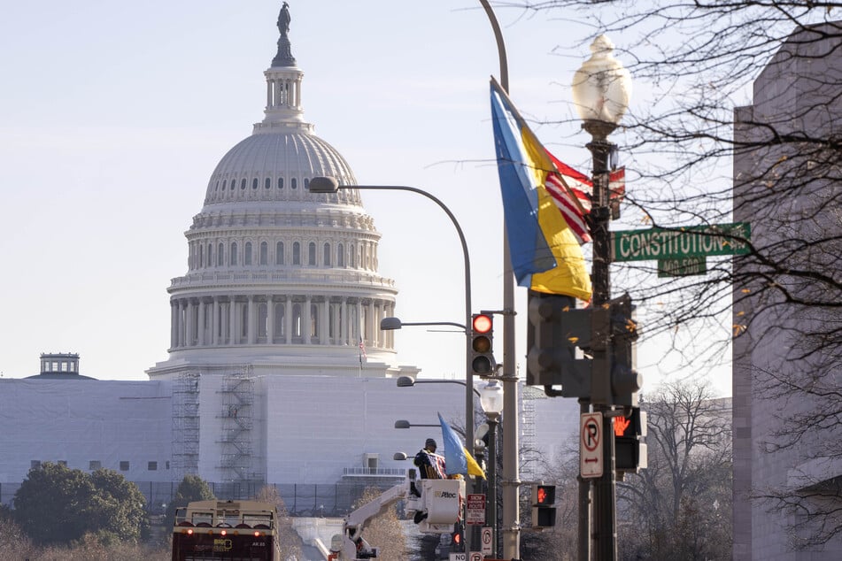 In Washington wehen US- und Ukraine-Flaggen: Präsident Wolodymyr Selenskyj kommt zu Besuch in die USA.