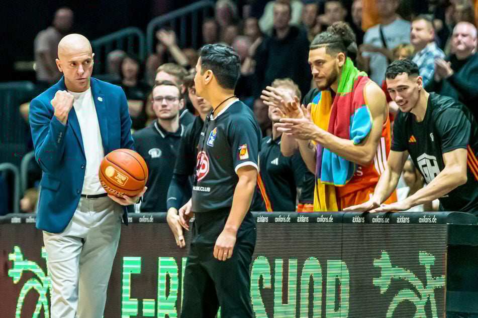 Will nicht nur am Mittwoch im EuroCup gegen Podgorica mehr Konzentration und Verantwortung von seinen Jungs sehen: Niners-Coach Rodrigo Pastore (53).