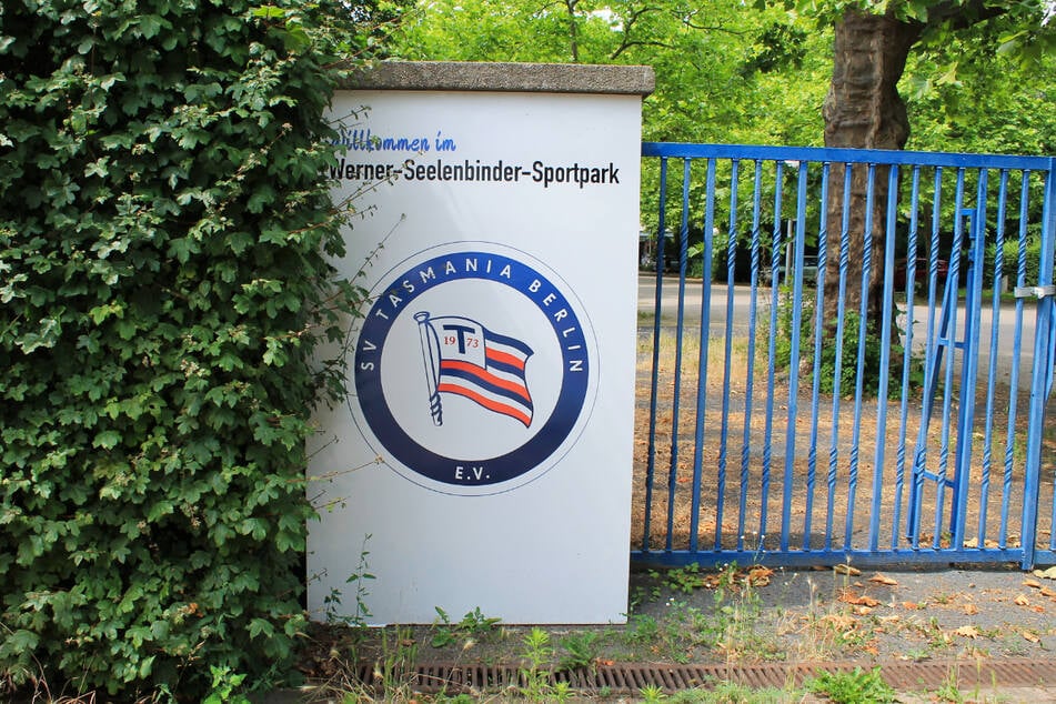 Der SV Tasmania Berlin trägt seine Heimspiele nach dem Regionalliga-Abstieg wieder im heimischen Werner-Seelenbinder-Sportpark in Berlin-Neukölln aus. (Archivfoto vom 26. Juni 2022)