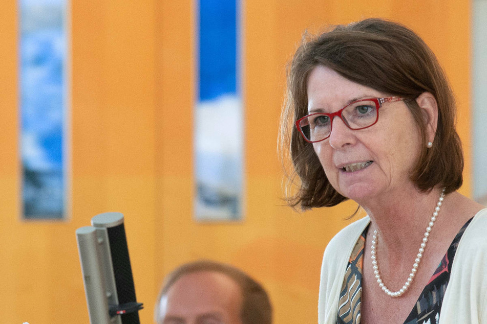 Hessens Umweltministerin Priska Hinz (63, Grüne) will Desinformationen wie der Klimawandelleugnung und anderen Verschwörungstheorien im Umwelt- und Naturschutz entschieden entgegentreten.