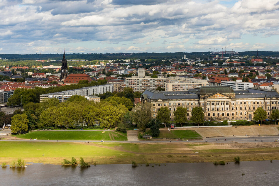 Vorerst wird sich hier nichts ändern: Den Neubau einer Wagner-Akademie am Königsufer hat der Stadtrat - vorerst - gestoppt.