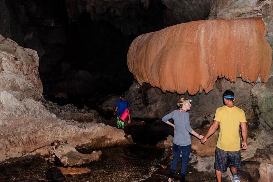 Unzählige Touristen bestaunen jedes Jahr die ausgedehnte Höhle