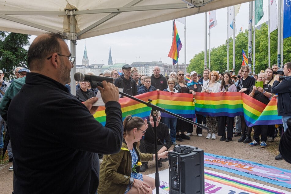Trauerkundgebung am Sonntag in Hamburg.