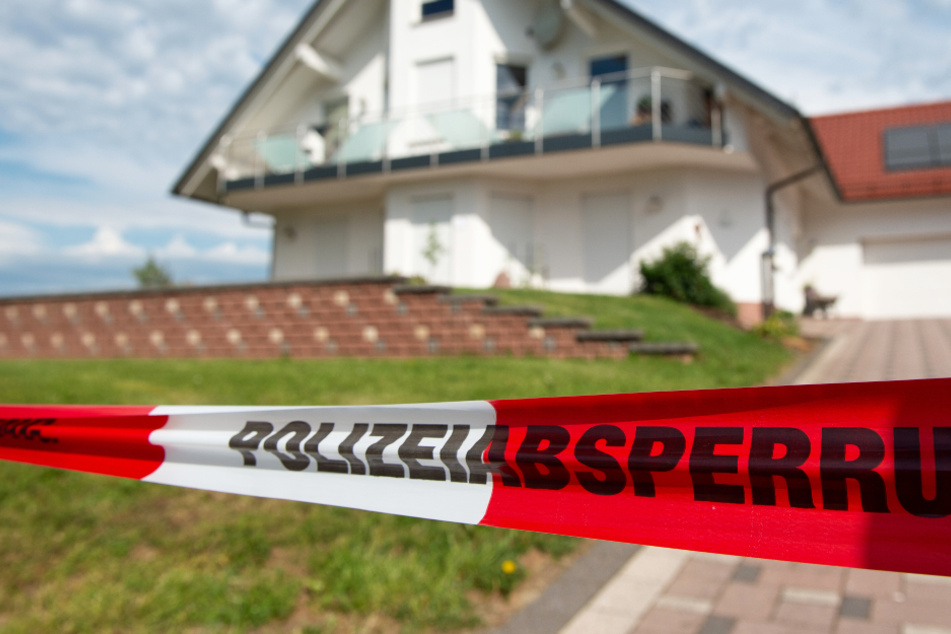 Das Foto aus dem Juni 2019 zeigt den Tatort: Das Wohnhaus von Walter Lübcke in Wolfhage bei Kassel.