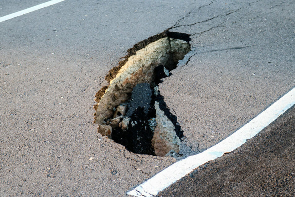In Apolda wird es wegen eines Lochs auf der Straße für mehrere Tage zu Einschränkungen im Verkehr kommen. (Symbolfoto)