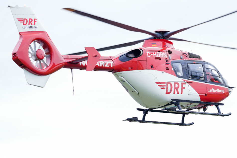 Das 26 Jahre alte Opfer kam per Hubschrauber ins Krankenhaus. (Symbolbild)
