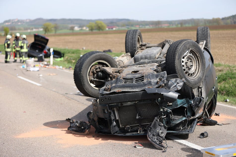 Pick-up kracht in BMW: Autofahrer (†60) erliegt Verletzungen, Unfallverursacher schwer verletzt
