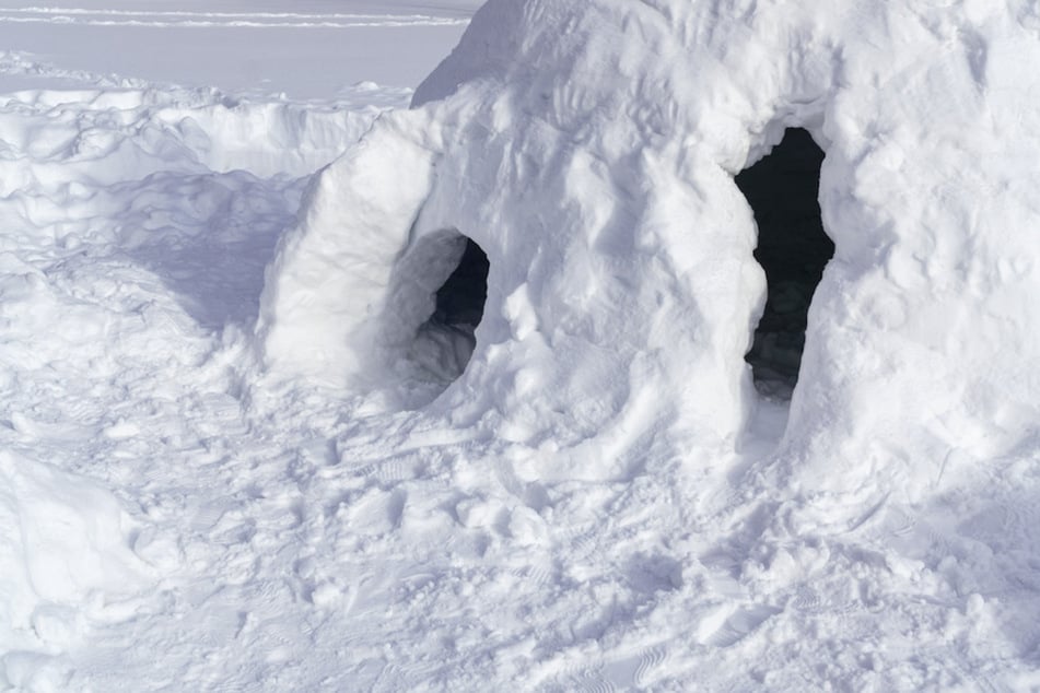 Ein Iglu wurde in Augsburg für ein unerlaubtes Treffen genutzt. (Symbolbild)
