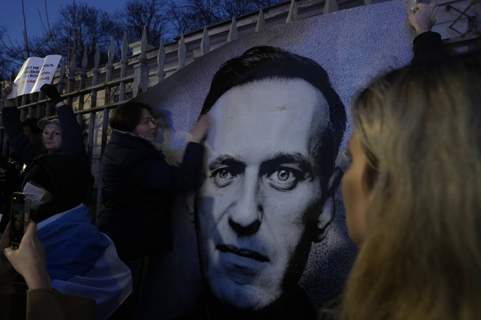 Menschenrechtler werfen dem russischen Machtapparat nach dem Tod Nawalnys (†47) Mord vor.