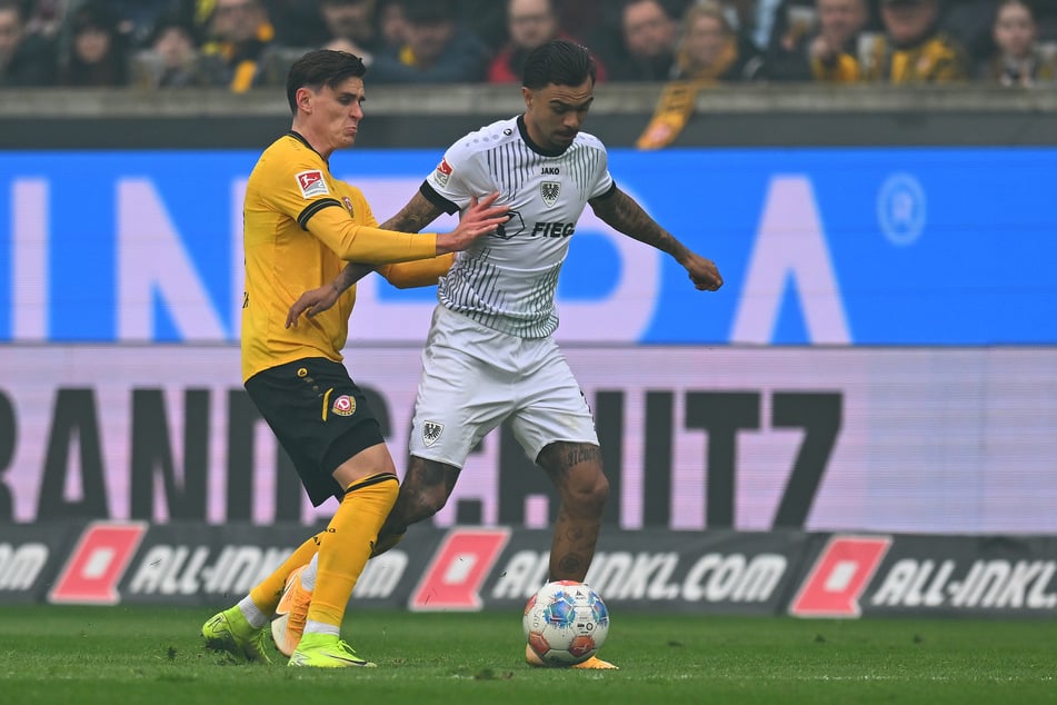 Thomas Keller (l.) hatte alles im Griff, auch gegen Ex-Dynamo Oliver Batista Meier (r.).